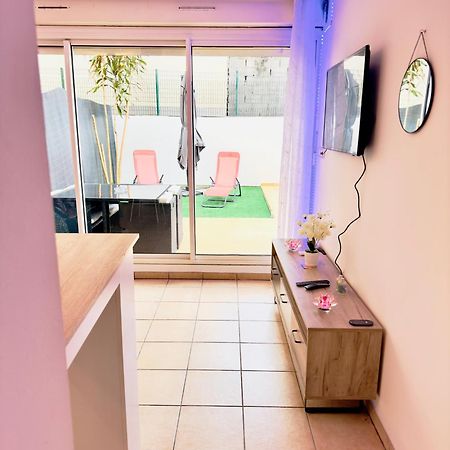 Le Petit Oasis Apartment Сен Дьони Екстериор снимка