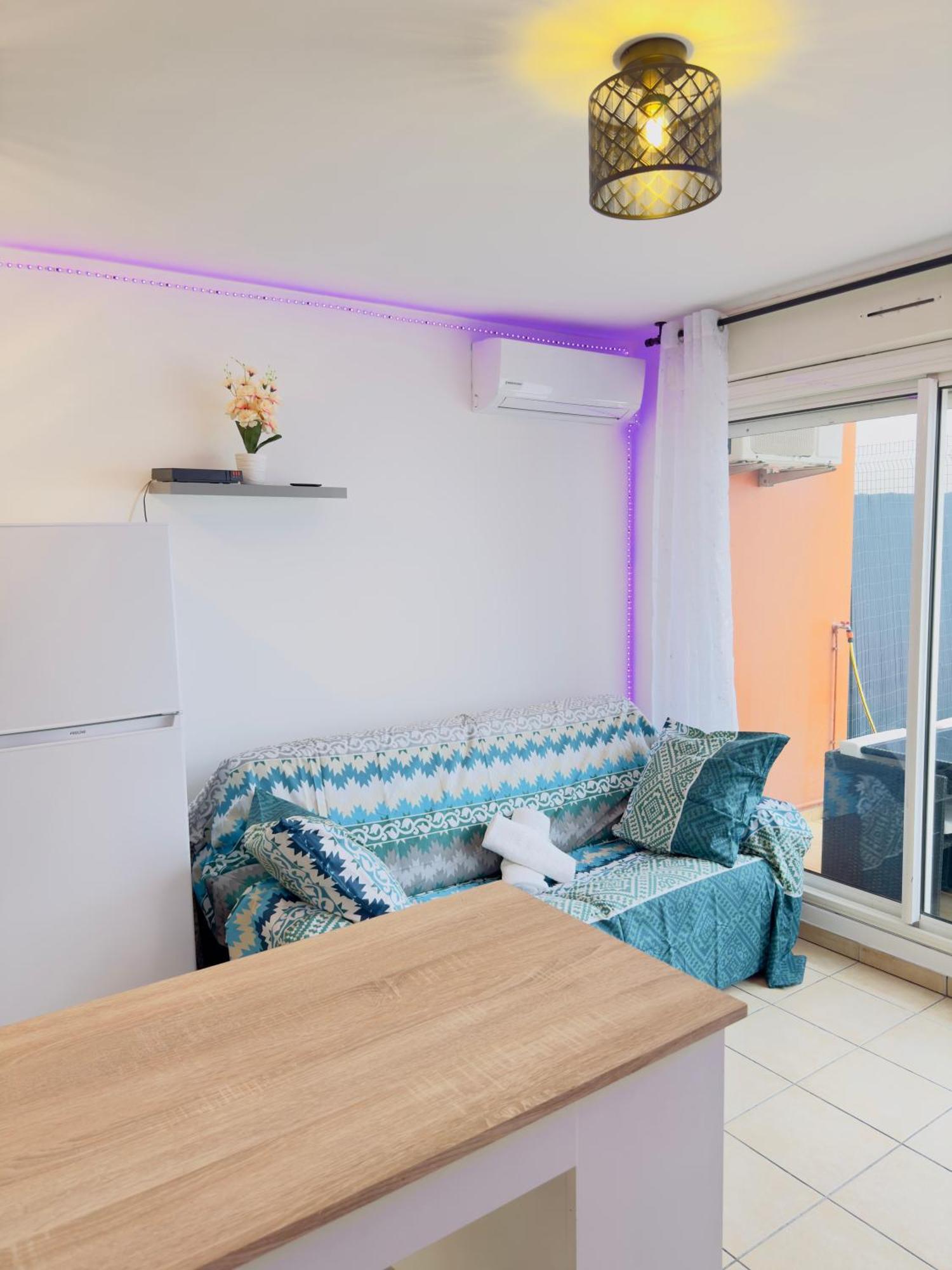 Le Petit Oasis Apartment Сен Дьони Екстериор снимка